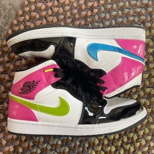 blue green and pink jordan 1’s mid!!